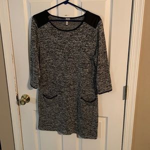 RD style black & white sweater dress. Size M.